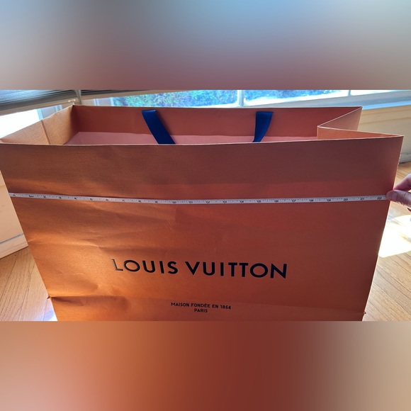 Louis Vuitton XL Shopping Bag & Blue Ribbon - Picture 5 of 8